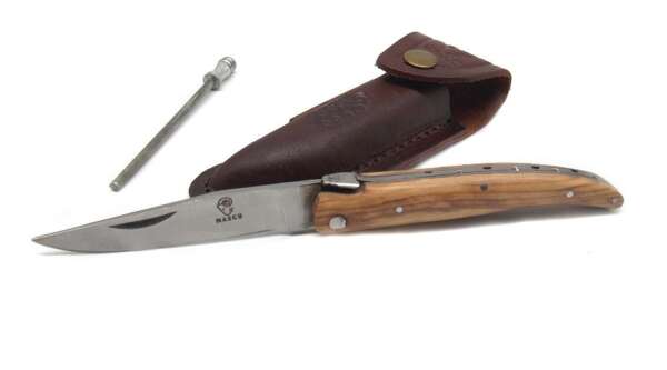 Coltello Mascu con affilatore e fodero