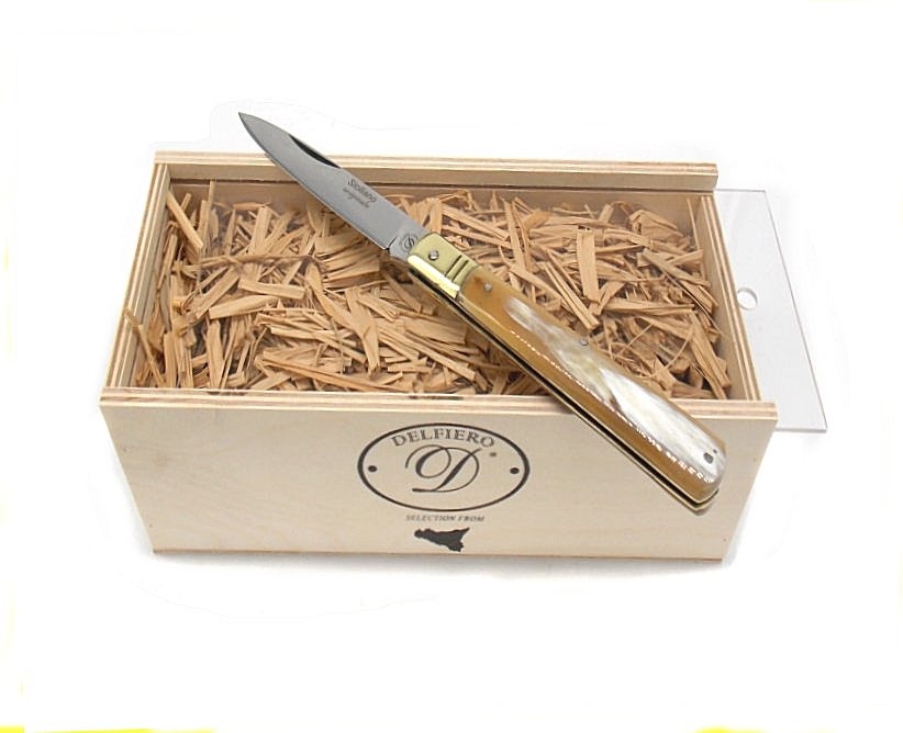 Coltello bistecca siciliano in corno con scatola Delfiero Selection From