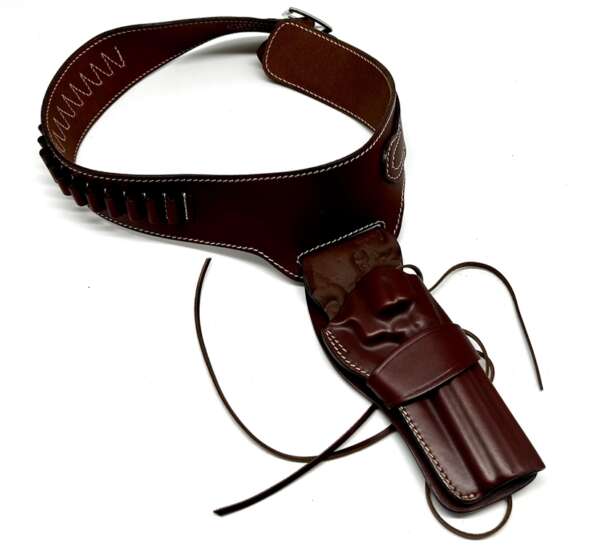 Cinturone Vega cuoio western con fondina per revolver 44 magnum da sei pollici e mezzo 1CA51 - S