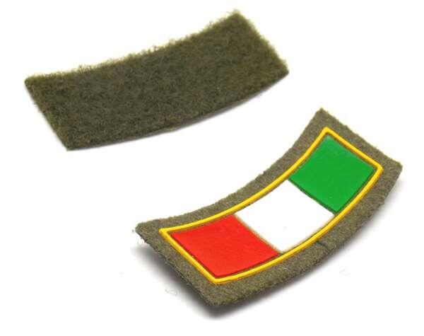 Scudetto ITALIA a bandiera con strip plastificato - VERDE-U