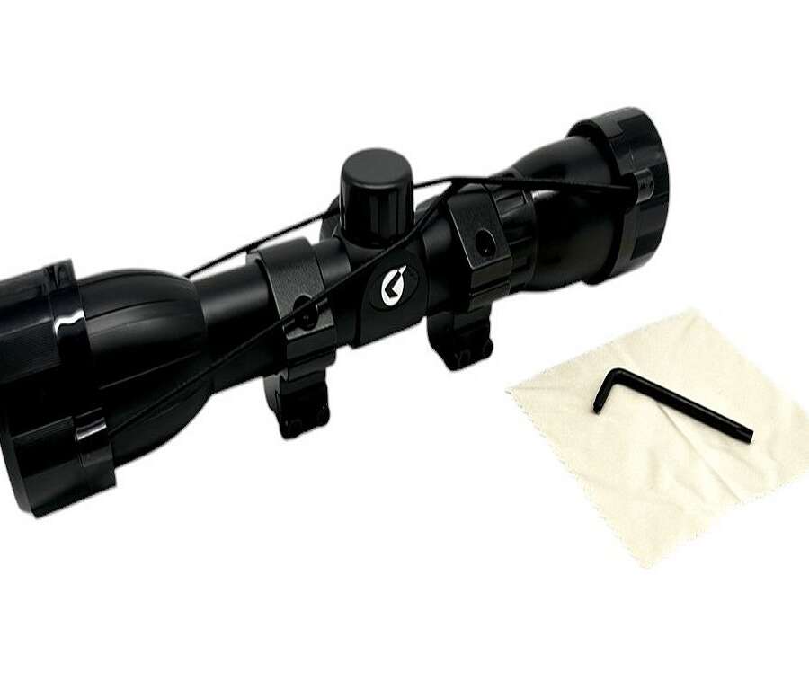 Cannocchiale Gamo 4X32 con attacchi per carabina