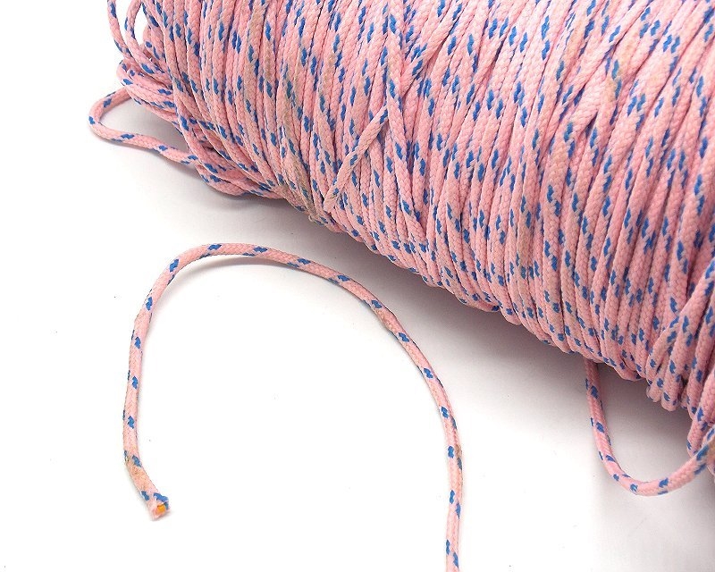 Corda in tessuto di colore rosa e blu