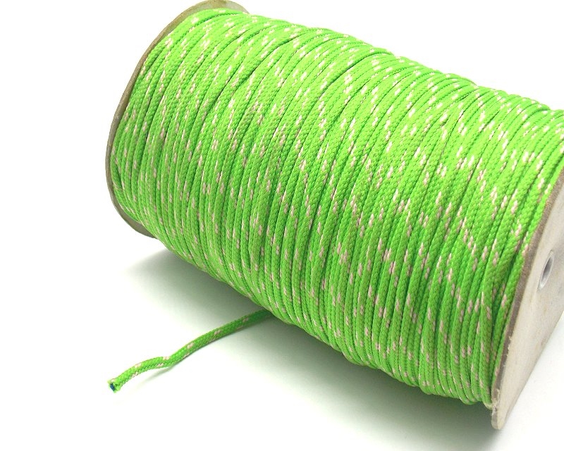Corda in tessuto di colore verde e bianco