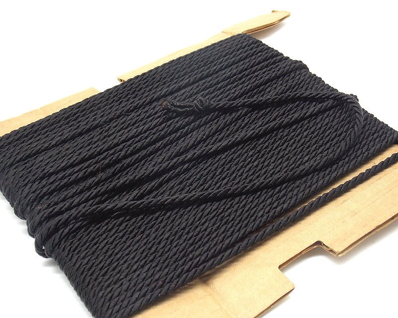 Corda in tessuto intrecciato di colore nero