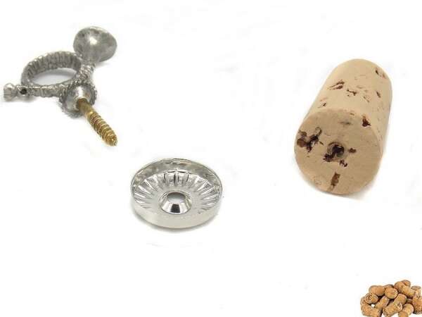 Tappo in sughero per bottiglia con decorazione corno da caccia - immagine 2