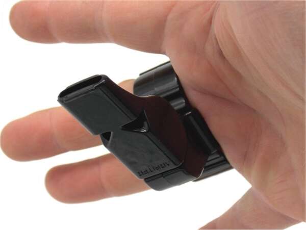 Fischietto in plastica nera con supporto per dita - immagine 3