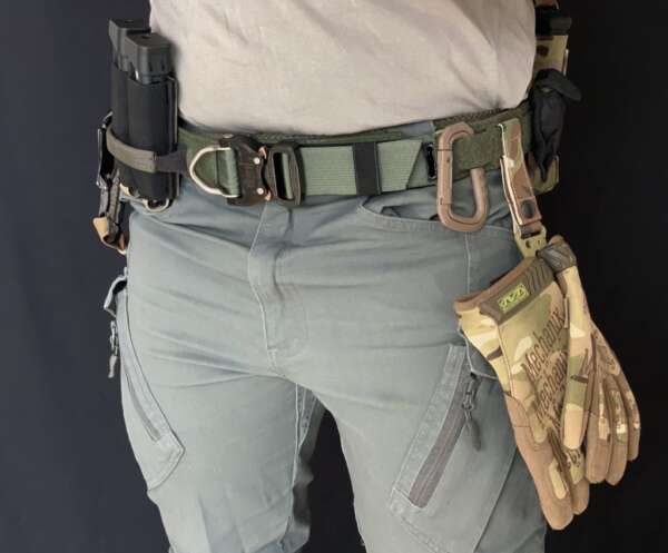 Cobra belt tagliata al laser
