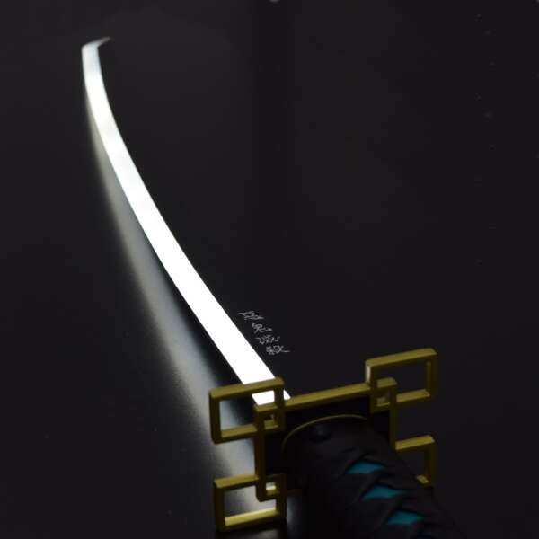 KATANA ORNAMENTALE CON ILLUMINAZIONE LED (ZS655GD) - immagine 2
