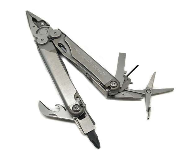 Pinza Leatherman Wave Plus LE832524 17 usi multiuso con fodero - immagine 2