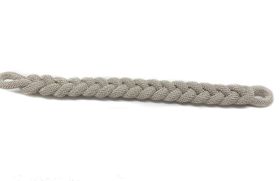 Soggolo treccia piatta Generale 8 mm in canottiglia argento per berretto